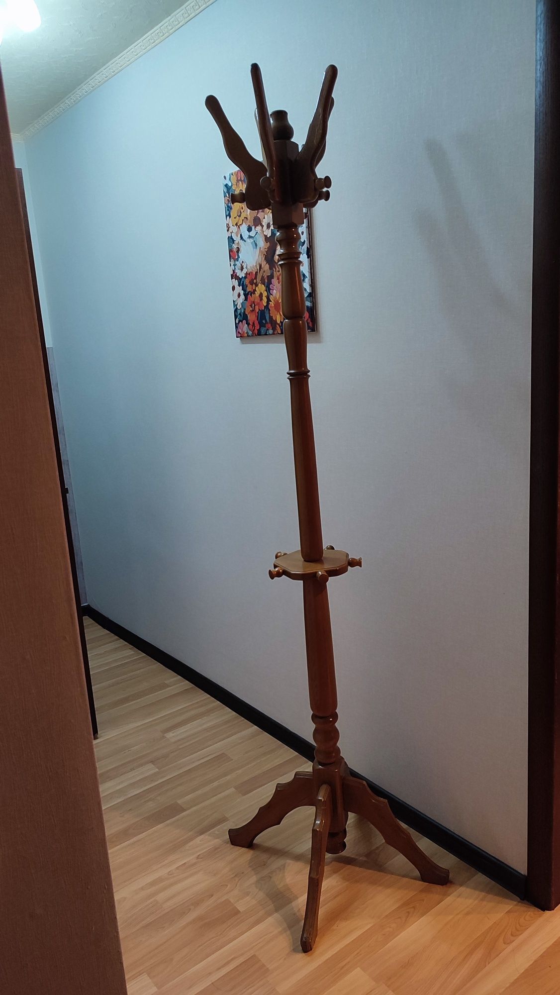 Вішалка підлогова