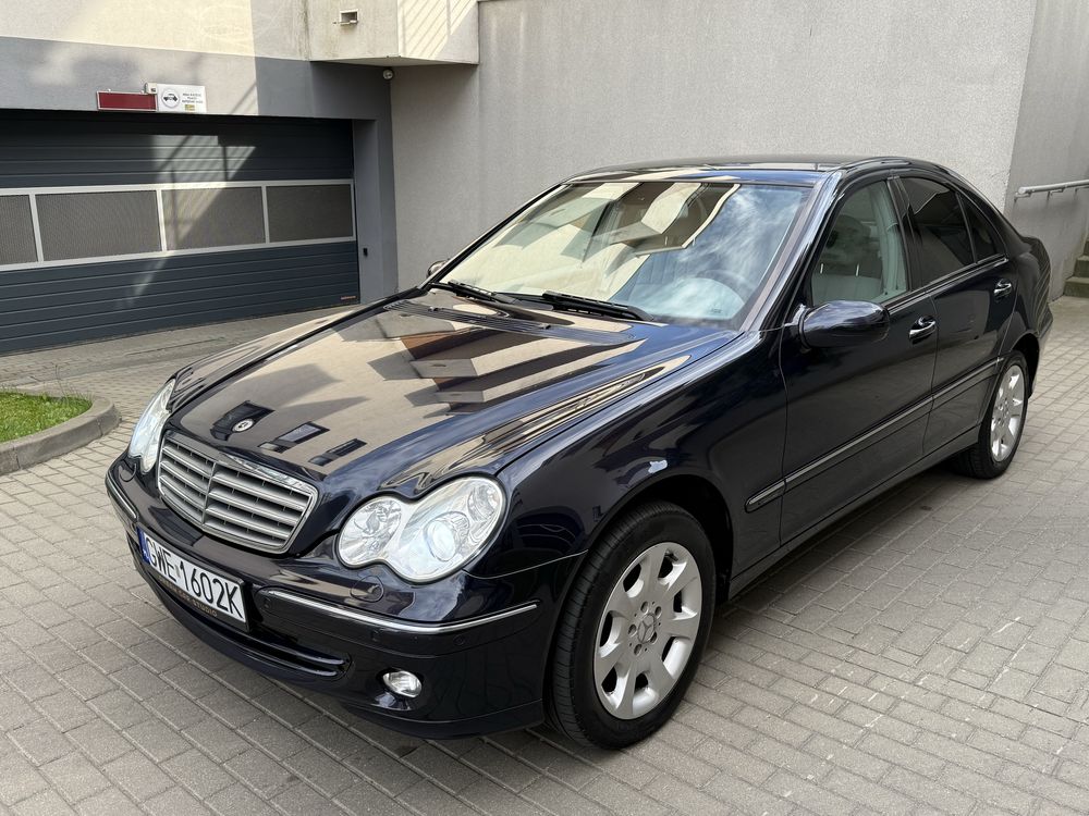Mercedes-Benz C180 1.8Benz 143KM 2005 rok LIFT *PERFEKCYJNY STAN*!