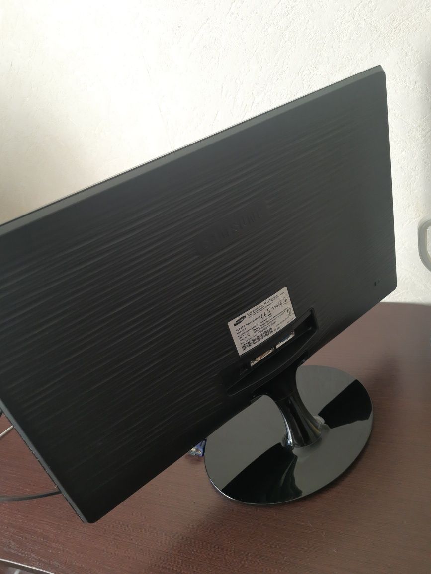 Монитор SAMSUNG 23 дюйм.