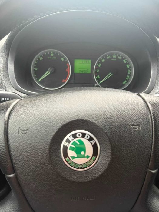 Продам авто Skoda Fabia 2