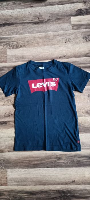 Bluzka chłopięca r.140-152 LEVI'S w bardzo dobrym stanie
