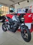 Honda CB 125 R ==Dostępna od ręki w salonie== Również w kolorze niebieskim