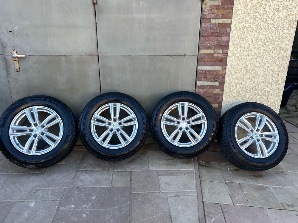 Диски з шинами Nissan x-trail Rogue 225/65 r17