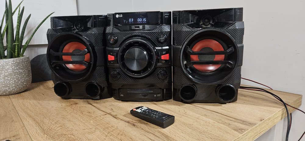 Wieża LG CM4360 Bluetooth CD USB radio