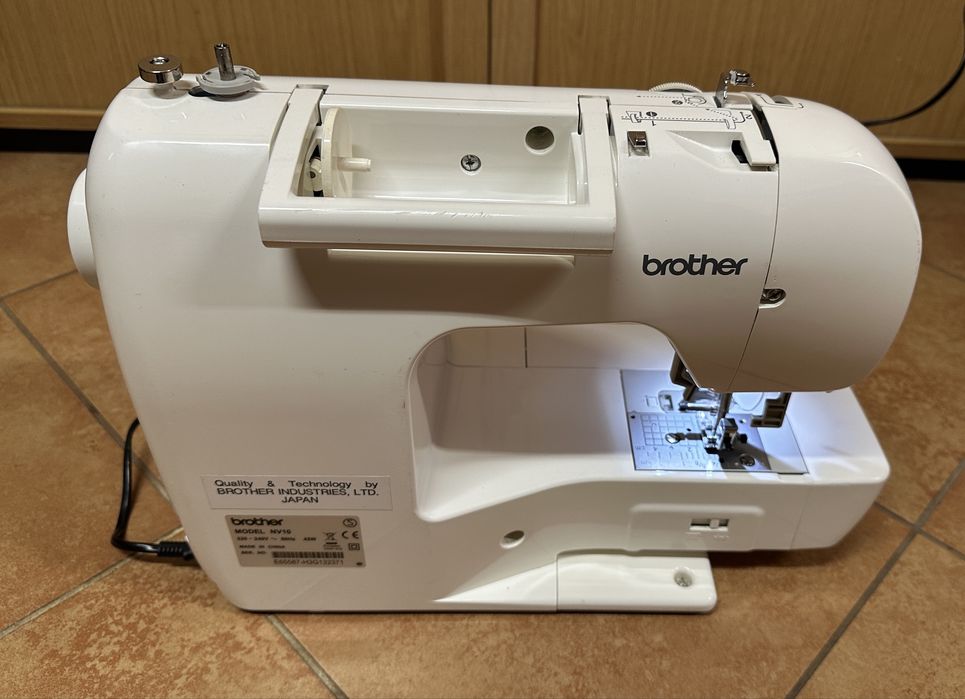 Elektryczna maszyna do szycia Brother Innovi-is NV-10A Anniversary