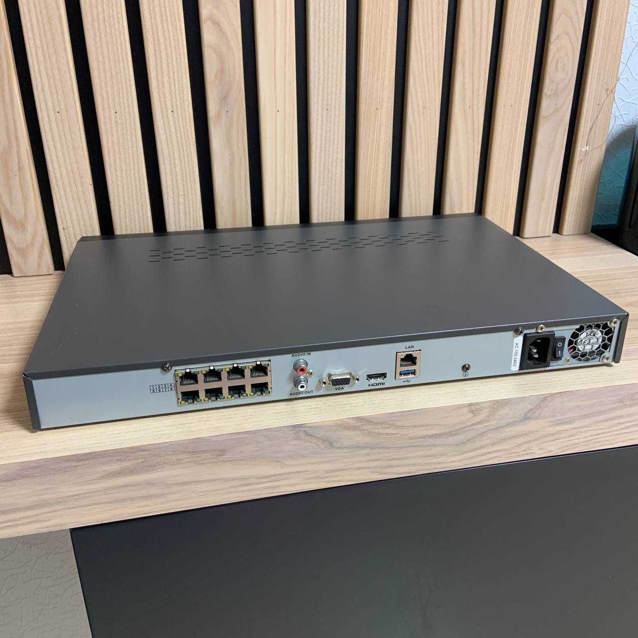 IP Реєстратор Hikvision DS-7616NI-E2/8P