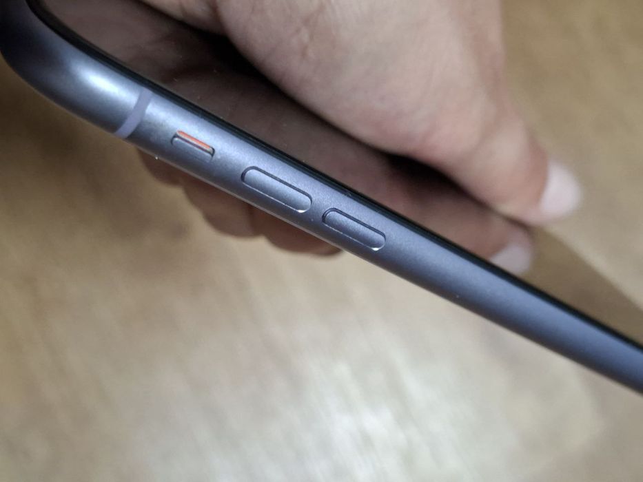 Айфон 11 в гарному стані