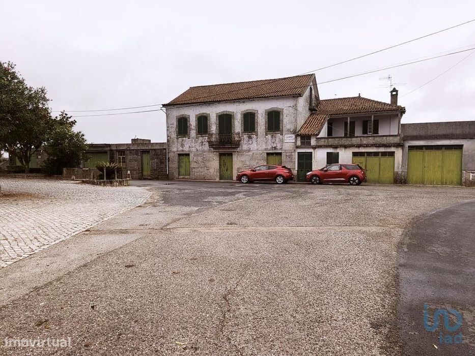 Casa / Villa T5 em Lagares de 485,00 m2