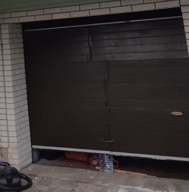 Секційні ворота