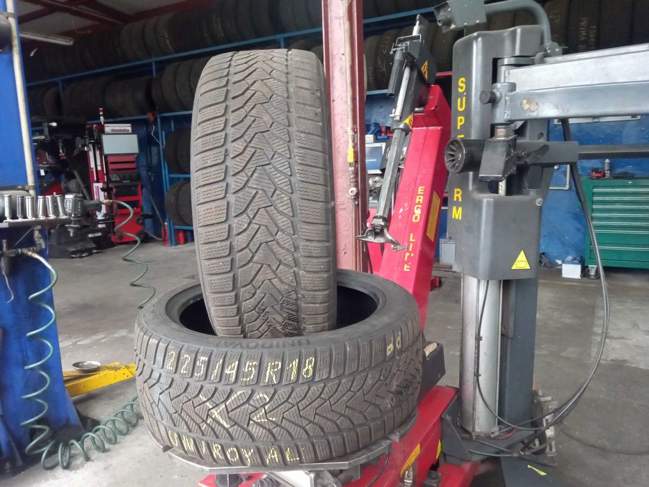 Opony 225/45R18 95V UNIROYAL WinterExpert