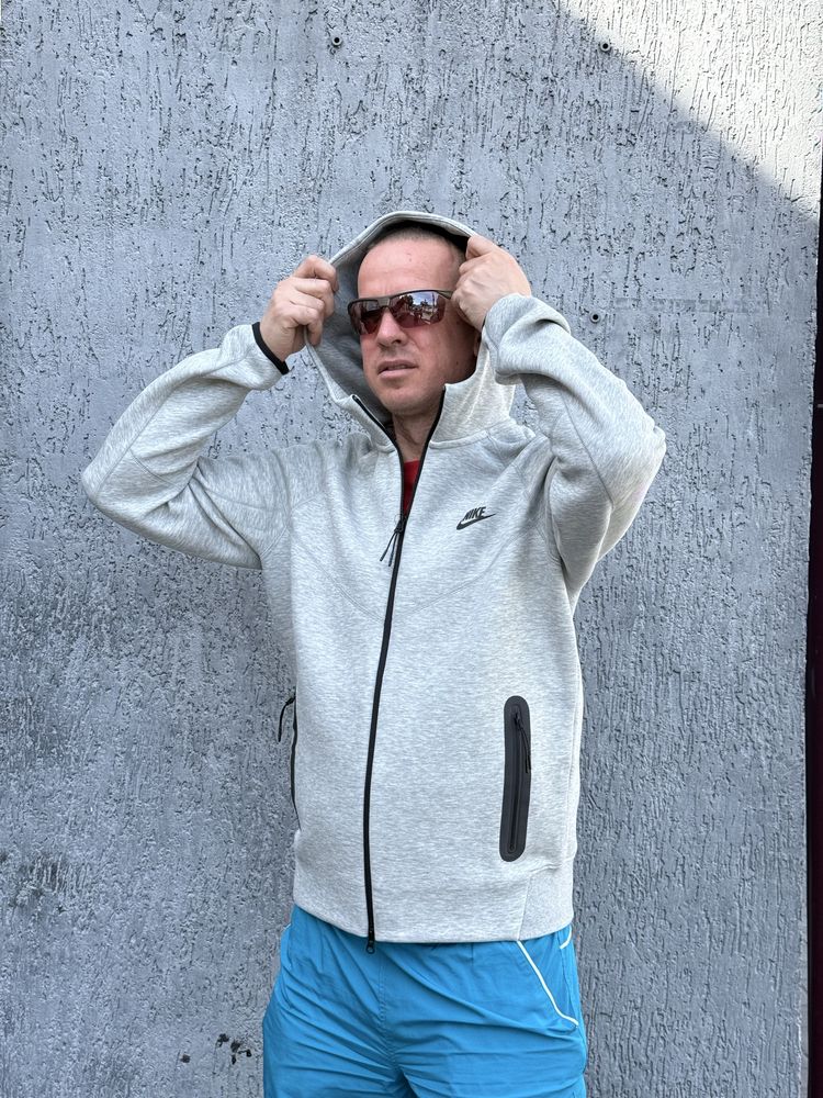 Оригінал Кофта Теч Nike Nike Tech Fleece FB7921-063 Зіпка сіра L ориг