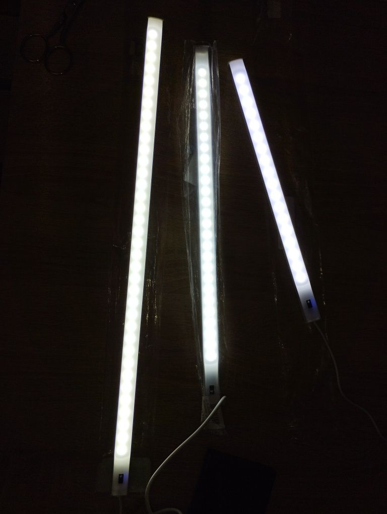 LED лампа з датчиком движения (руху) працює від павербанку і розетки