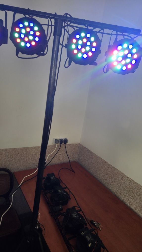 PAR LED 8 sztuk Fractal i 2x led bar light4me 16 rgb