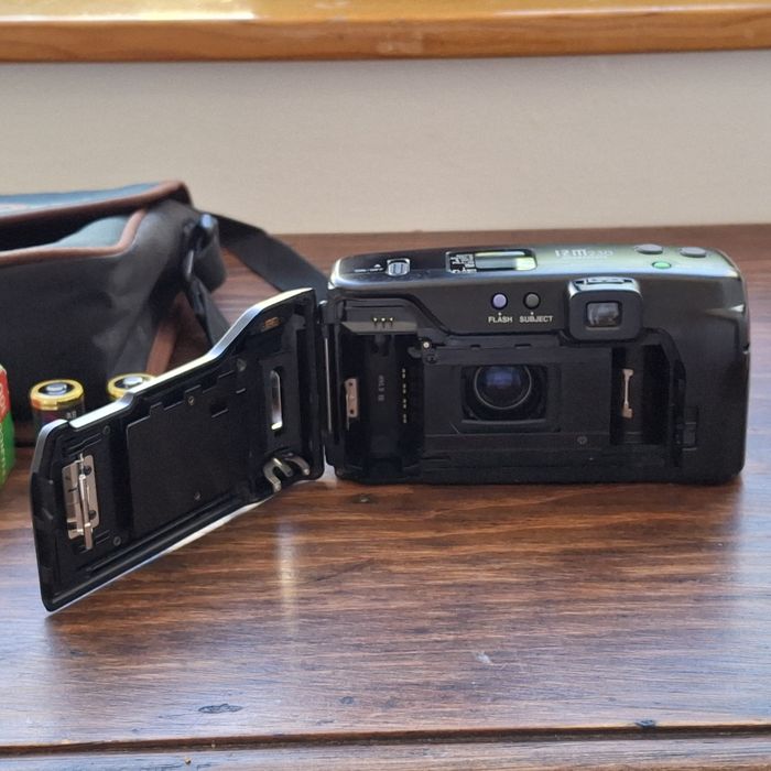 Máquina Fotográfica Olympus IZM 230 Multi AF.