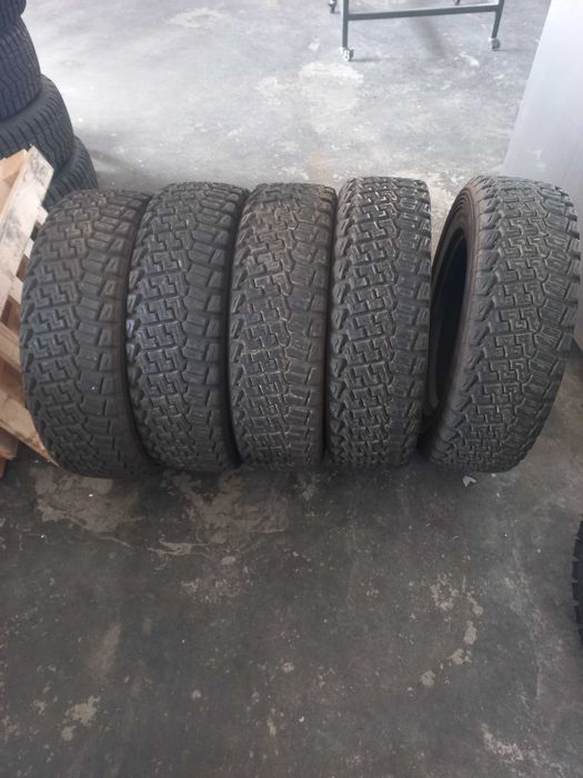 Pneus de Competição Novos e Usados