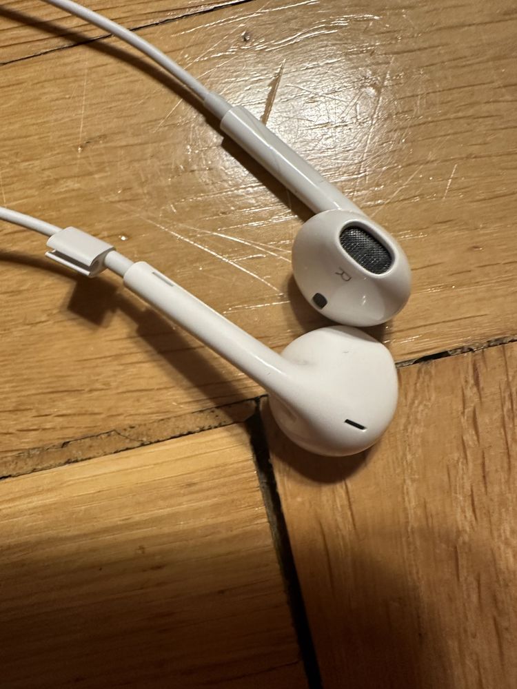 Apple słuchawki EarPods z mikrofonem iPhone iPad ze złączem Lightning