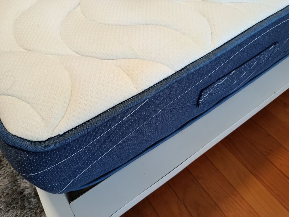Colchão como novo,, oferta cama e estrado.