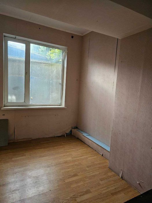 Продам 1кімнатну квартиру біля Привозу, 1/2, 25м, фасадний вхід