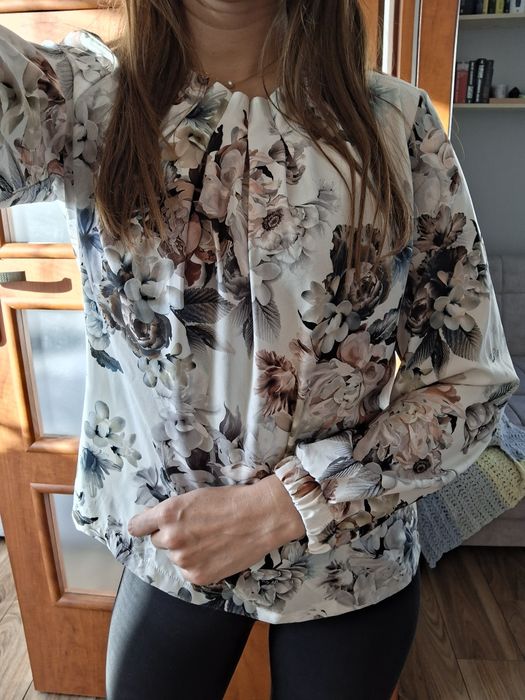 Piękna kwiatowa bluzka koszula elegancka 36 z długim rękawem