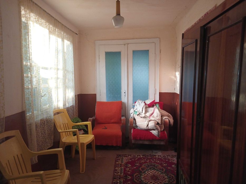 Будинок з горіховим садом в с. Мочола 3 км від м. Берегове