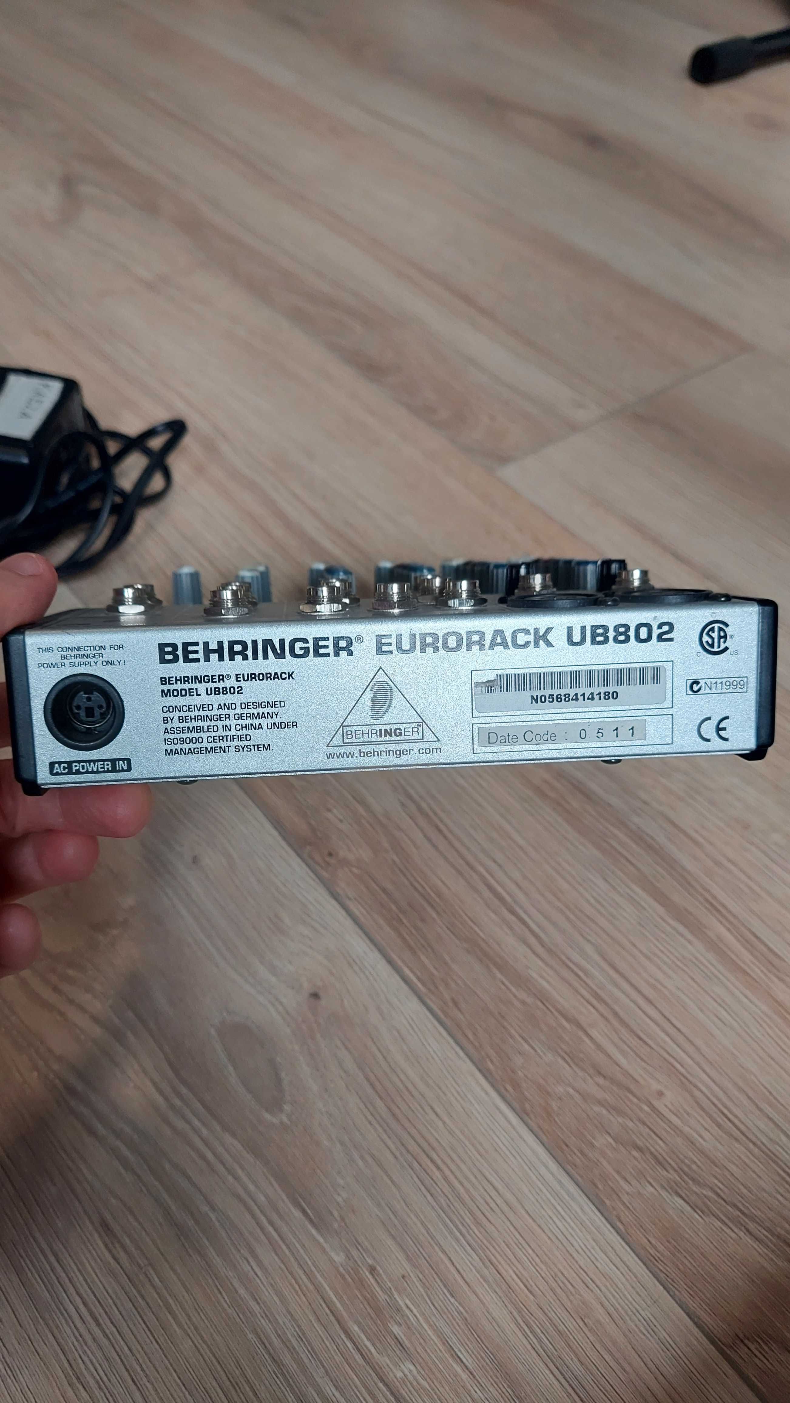 Behringer Eurorack UB802