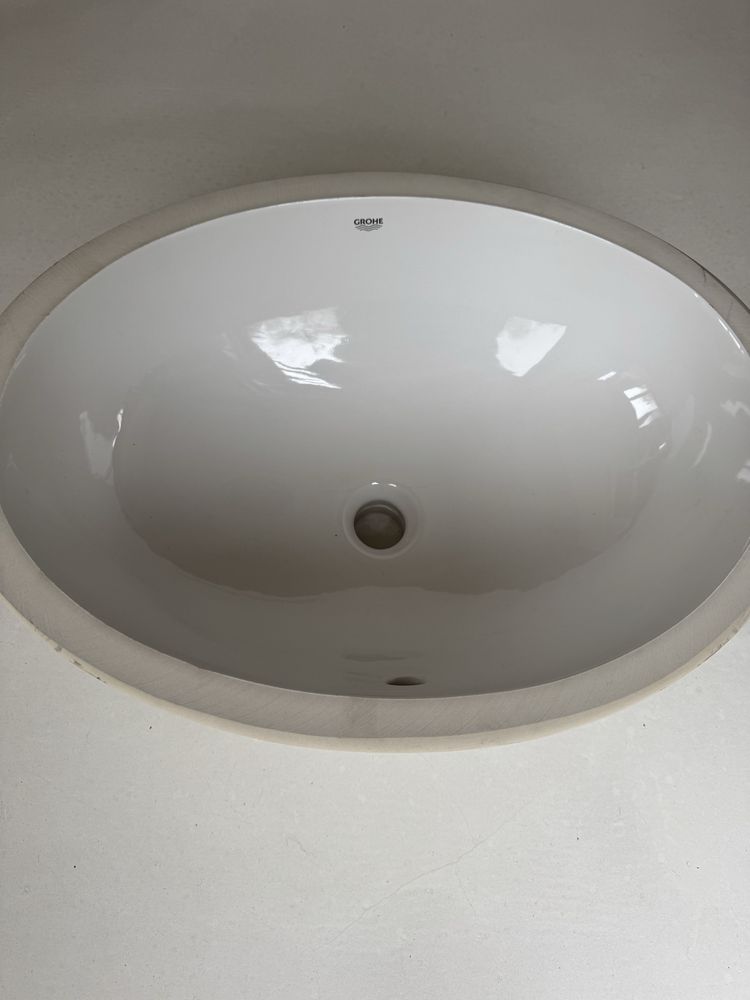 NOWA umywalka Grohe 56x42 cm podblatowa biała