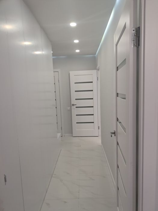 Продається  велика 1 кім.студія  р-н Новий  світсвіт