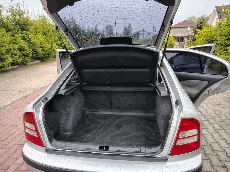 Продам надійне практичне авто.