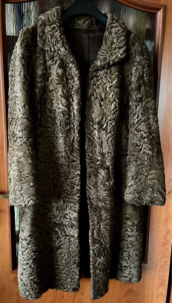 Brązowe karakuły futro naturalne płaszcz damski