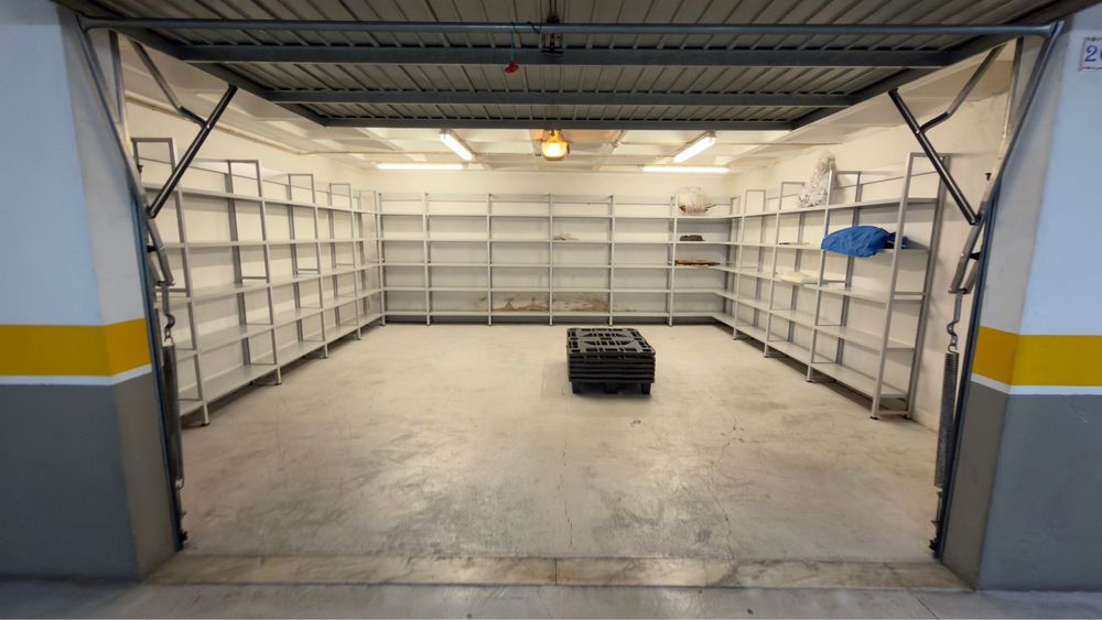 Garagem para duas viaturas