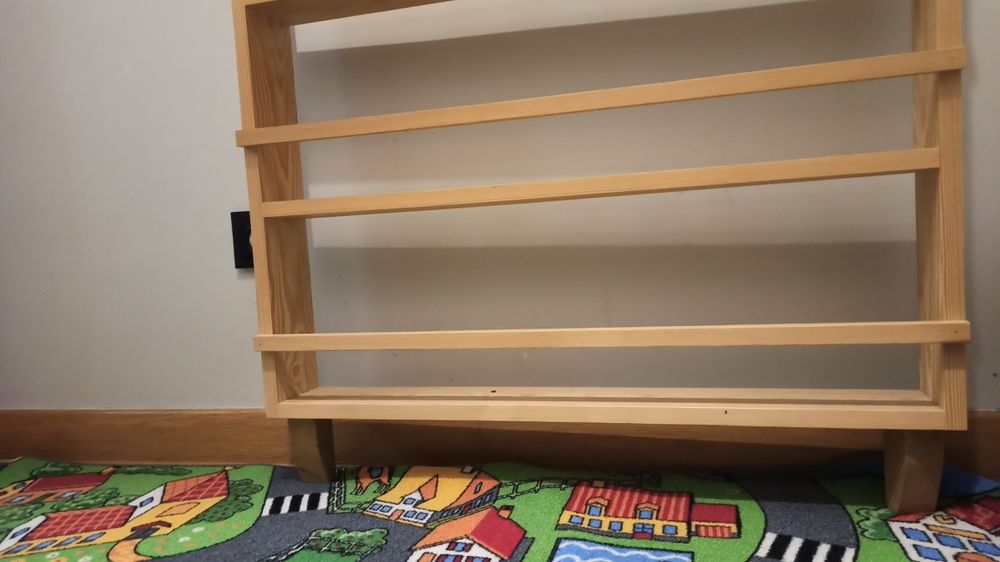 Regał, biblioteczka na książki dla dzieci