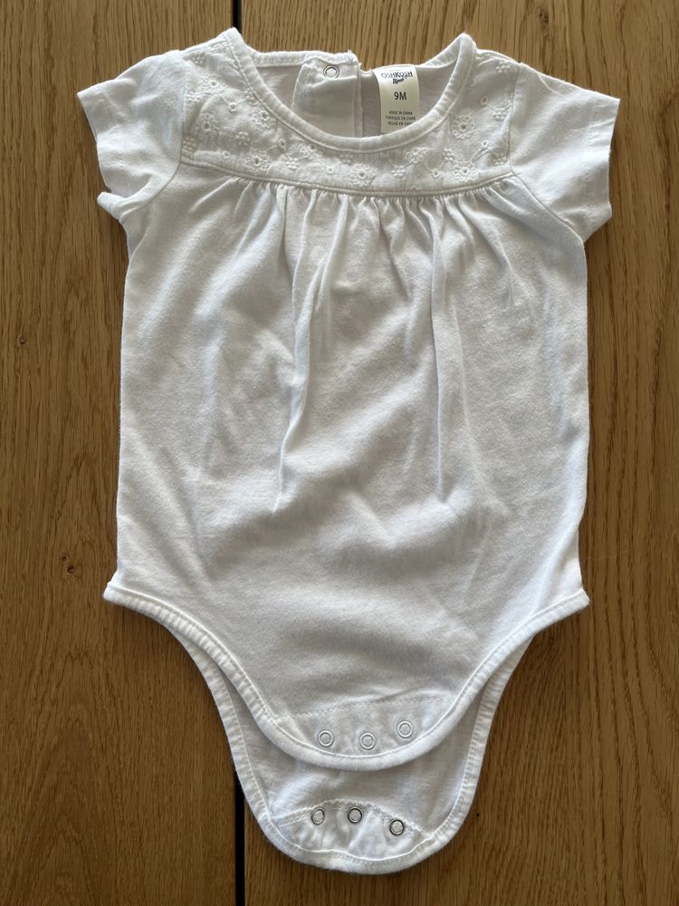 Białe body niemowlęce rozmiar 9-miesięcy