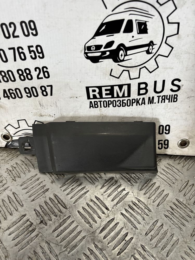 Молдинг, накладка заднього бампера ліва права MB Sprinter W906