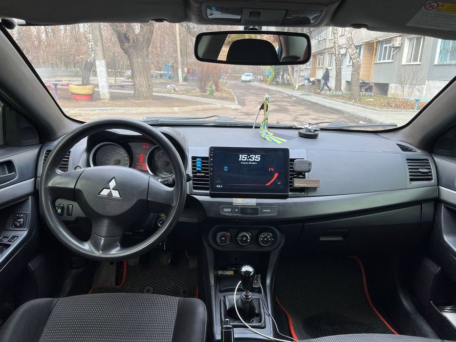 Mitsubishi Lancer X (10)