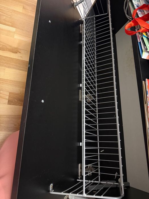 Szafka na buty z metalowa półka