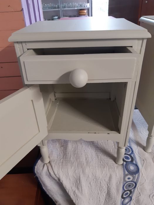 Conjunto de mesas de cabeceira