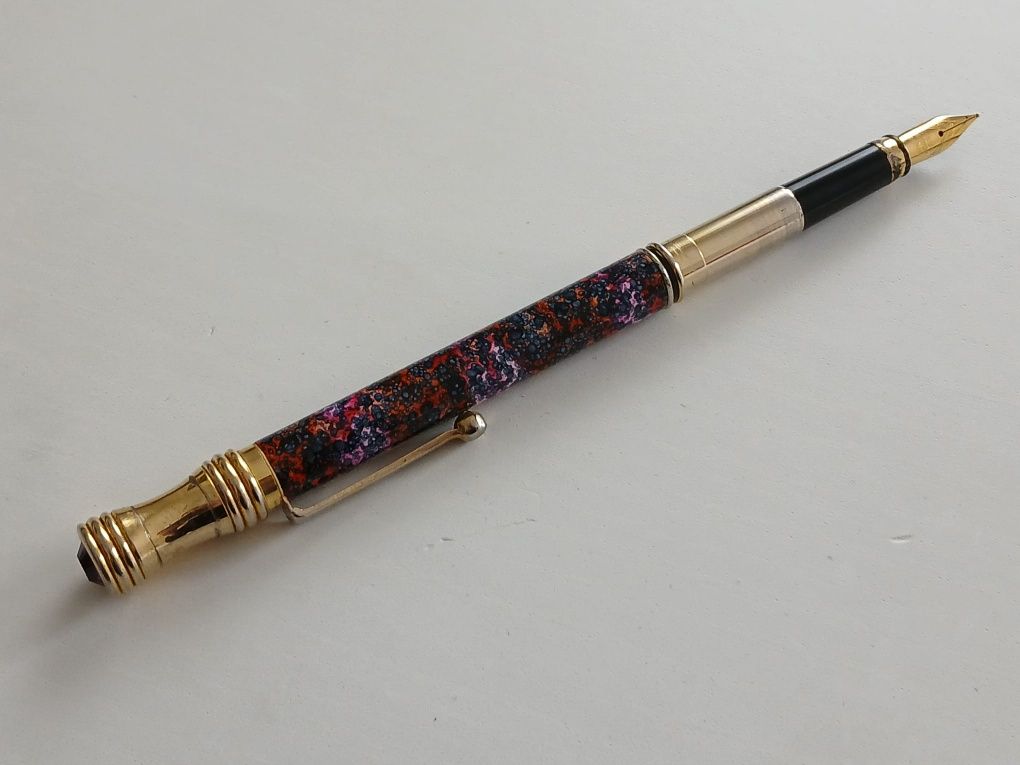 Caneta de tinta permanente da Hachette Tompla