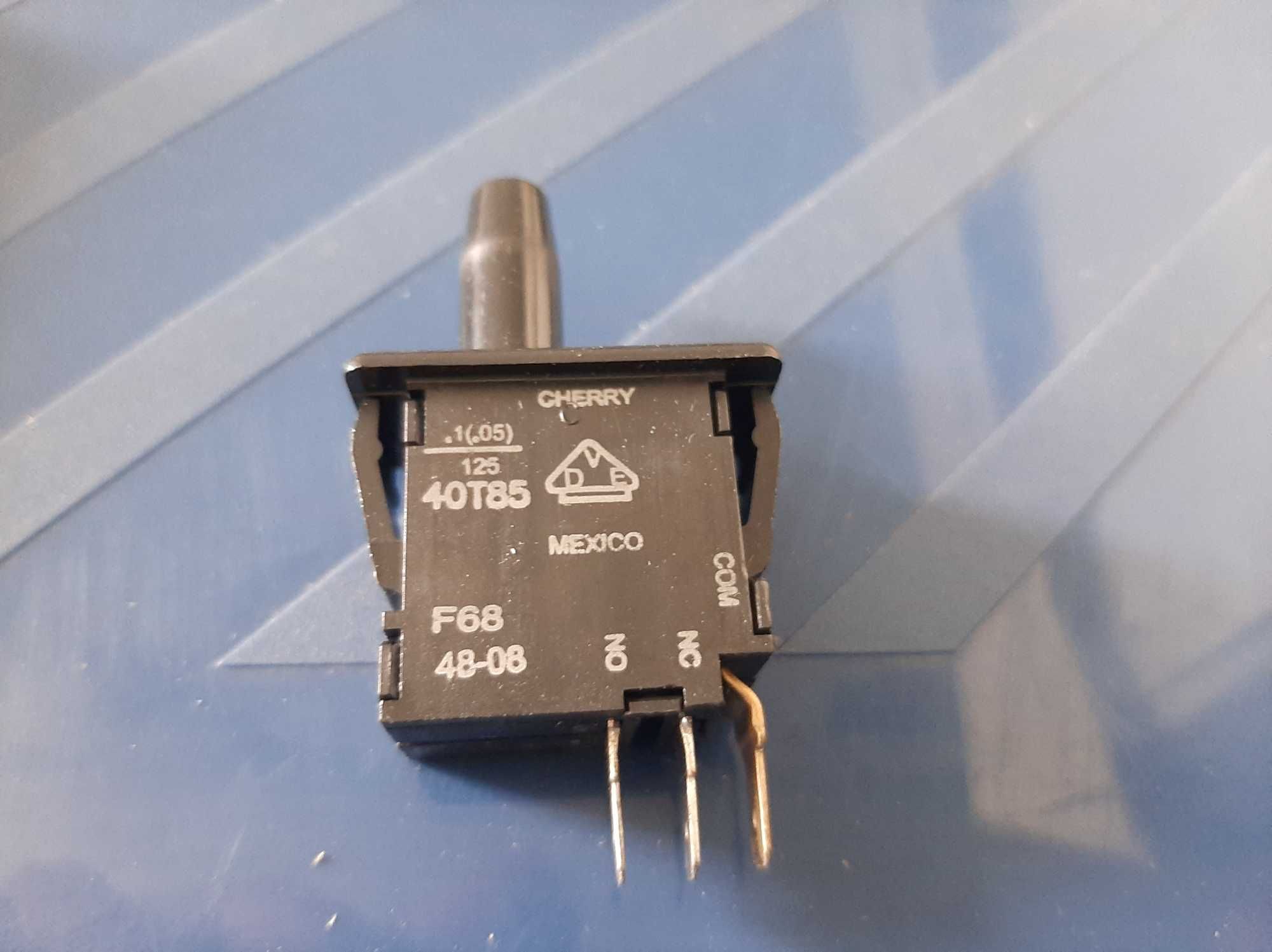 Interruptor de porta/painel Cherry F68A