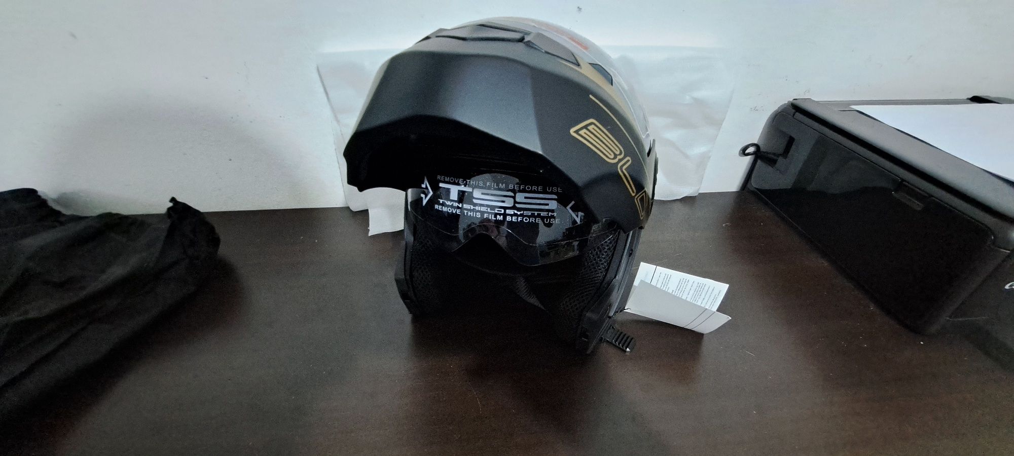 Capacete modular Preto e Dourado NOVO