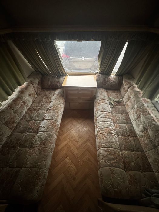 Caravana Sterling ecless 4 camas ano1999com panel solar