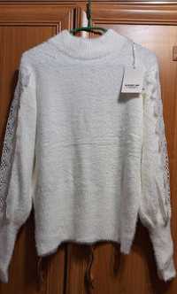 Sweterek pluszowy biały z gipiurą roz. L/XL