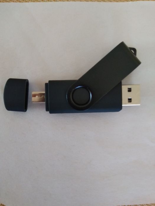 Pen 64 GB  dupla entrada USB e MICRO-USB