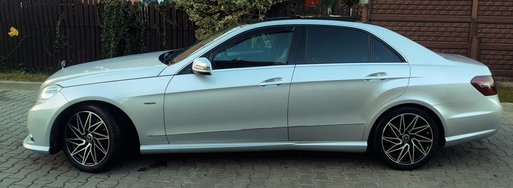 Witam Sprzedam lub zamienię Mercedesa E 350 W212 z pakietem AMG. Serwi