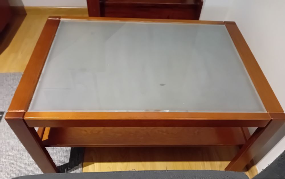 Coffee table with glass top64585427299842121