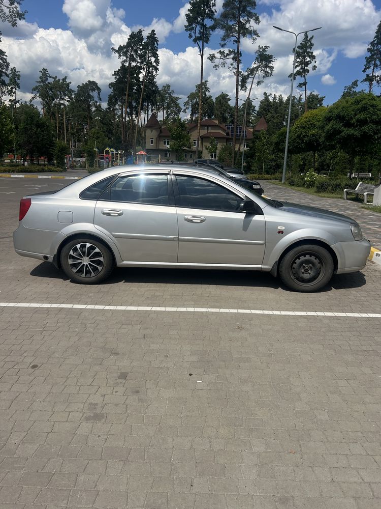 Продам автомобіль шевроле лачетті