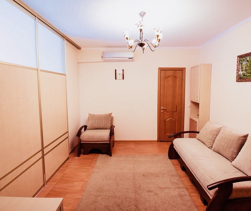 1к.кв- 700 грн, центр, ВІД 3-х діб.