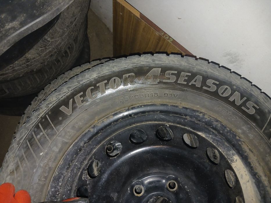 Зимові шини з Дисками 5*112, Goodyear vector 4 season 195 65 15