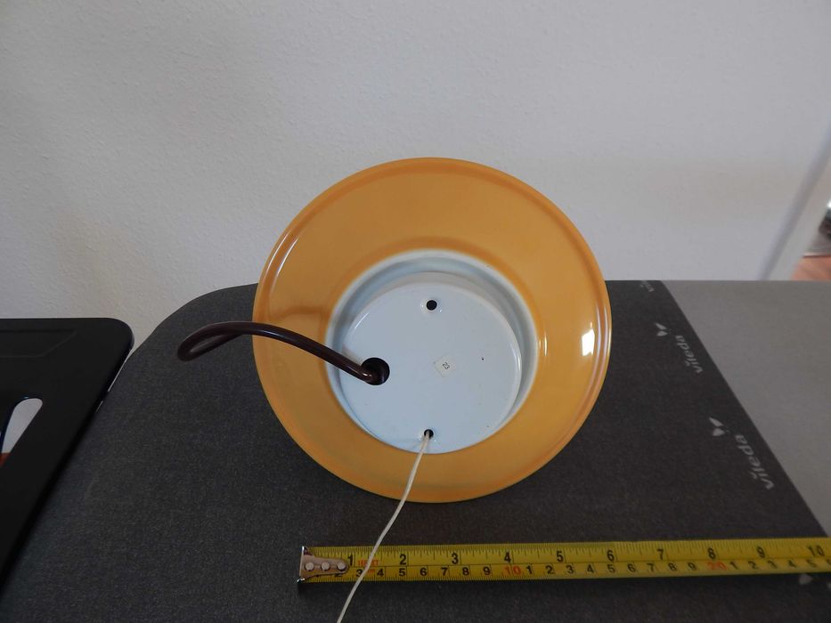 Светильник настольный, настенный.