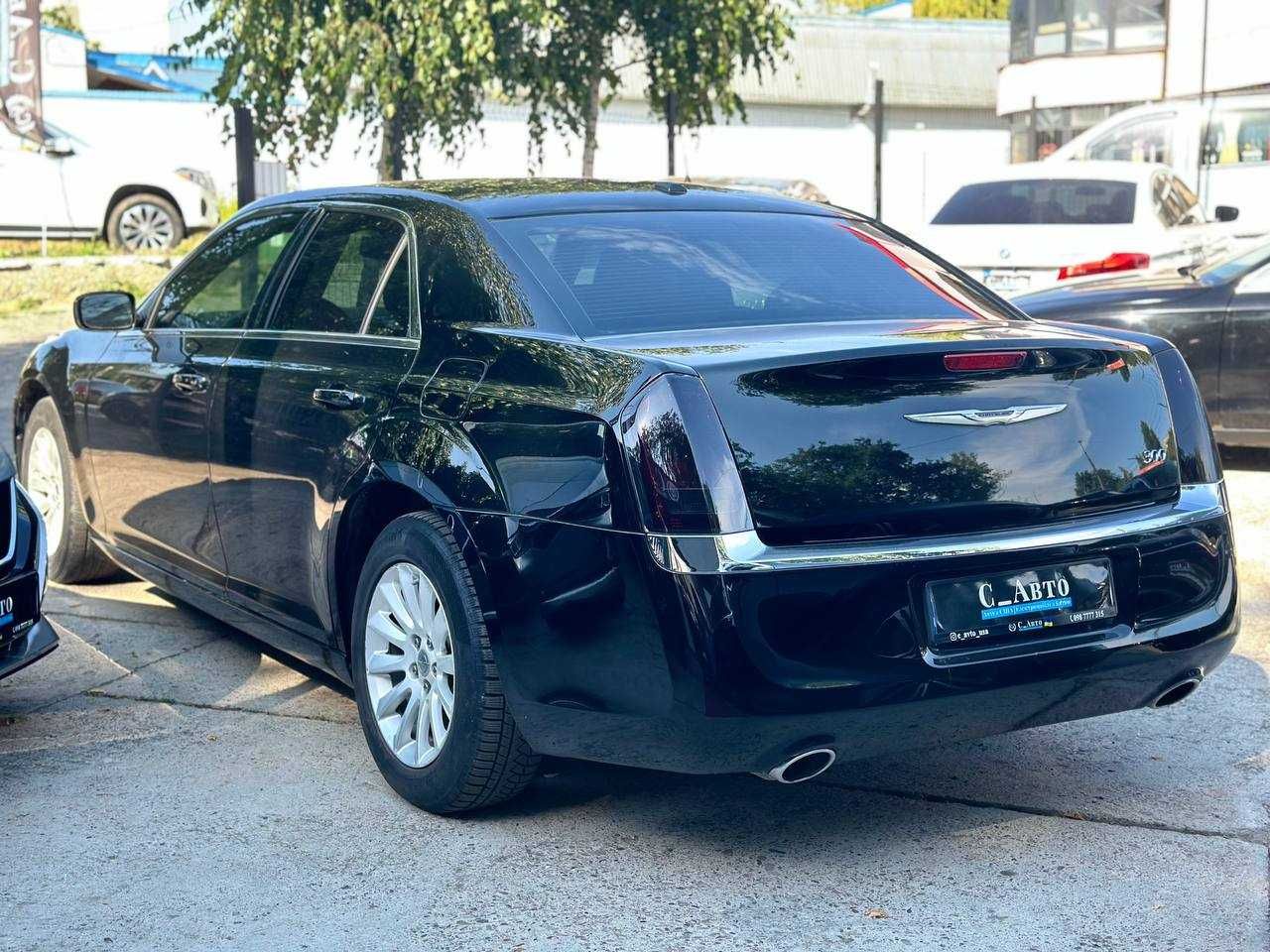 Chrysler 300 C купити за 225 дол/міс