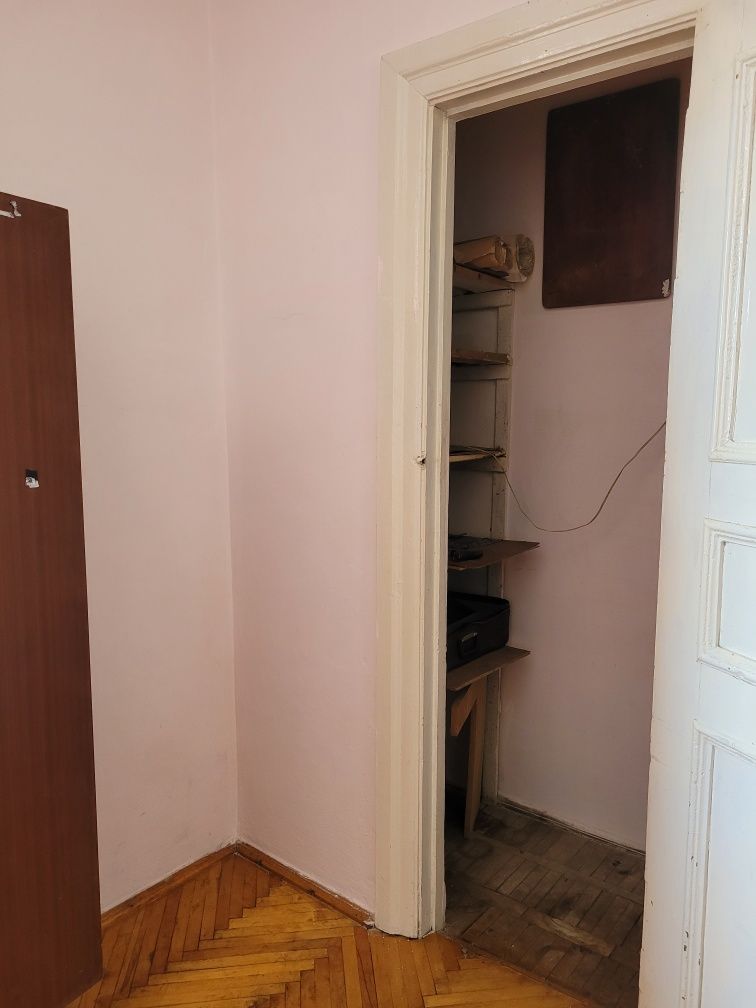 Продам 2 км.кв.в самому серці міста по вул.Незалежності (гот.Надія)